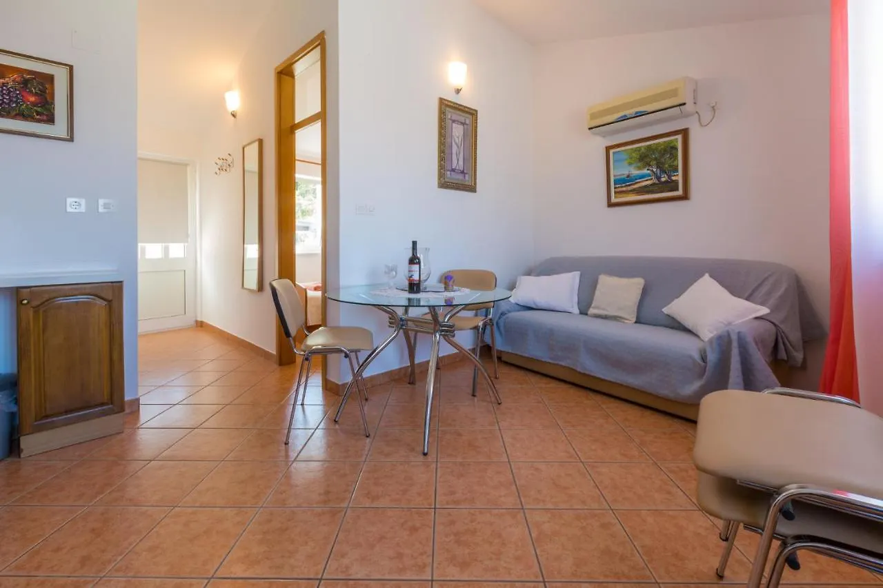 Apartment In Dramalj 41516